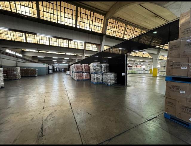 7,000M² WORKSHOP TO LET IN INDUSTRIA WEST