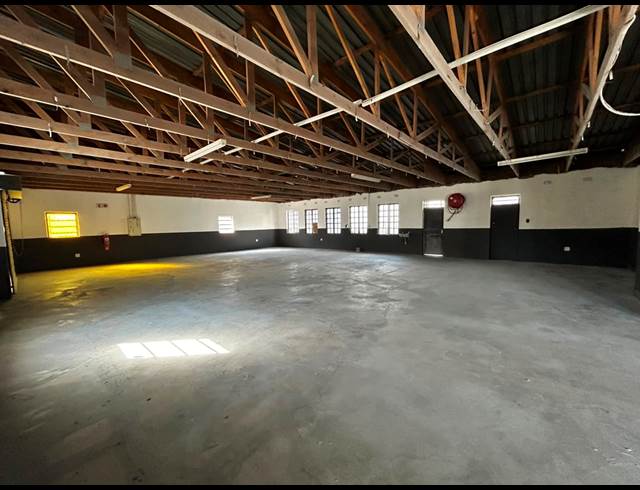 242M² WAREHOUSE TO LET IN WYNBERG