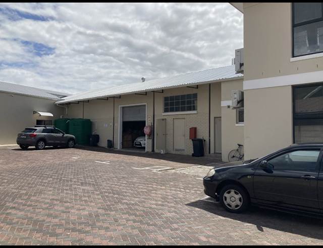 1,178M² WAREHOUSE RENTED IN DIEP RIVER