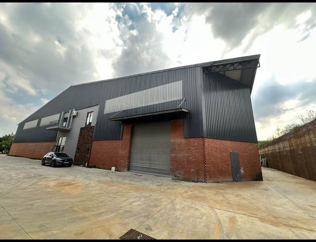 677M² WAREHOUSE TO LET IN COSMO BUSINESS PARK