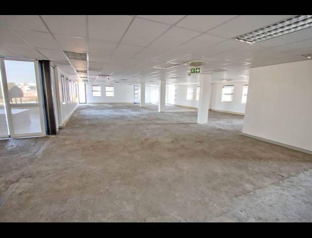 939M² SHOWROOM TO LET IN PAULSHOF