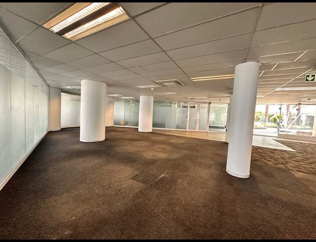 833M² OFFICE TO LET IN ROSEBANK