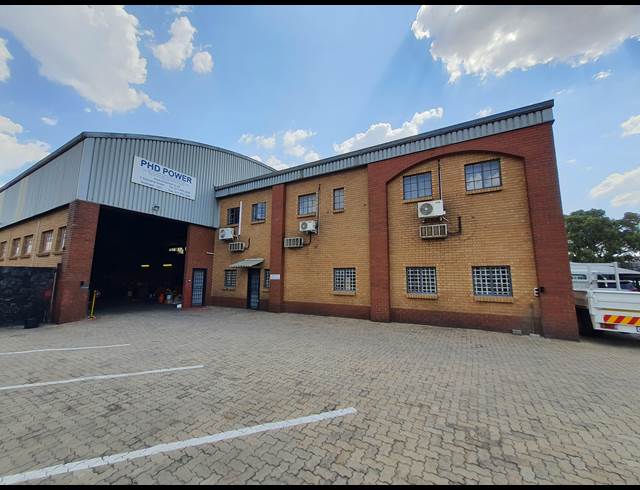 1,500M² WAREHOUSE RENTED IN DRIEHOEK