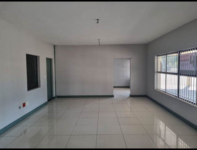 990M² WAREHOUSE RENTED IN SHAKAS HEAD
