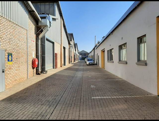 272M² WAREHOUSE RENTED IN WADEVILLE