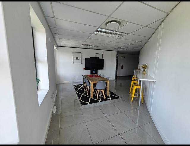 484M² OFFICE TO LET IN CENTURY CITY
