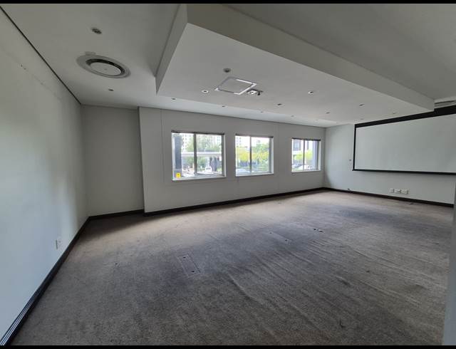 595M² OFFICE TO LET IN SANDTON CENTRAL