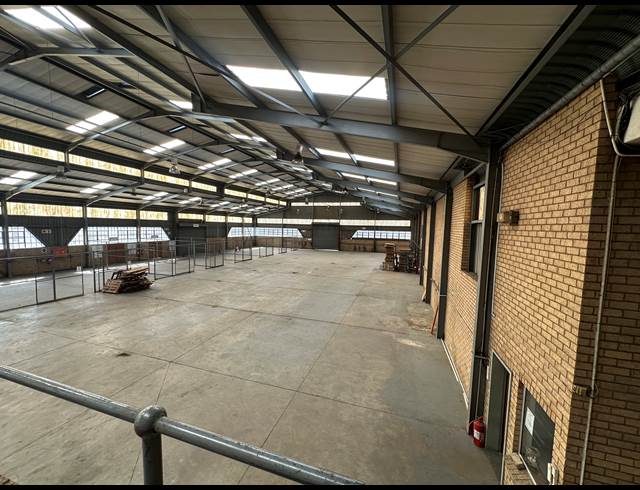 7,726M² WAREHOUSE TO LET IN MEADOWDALE