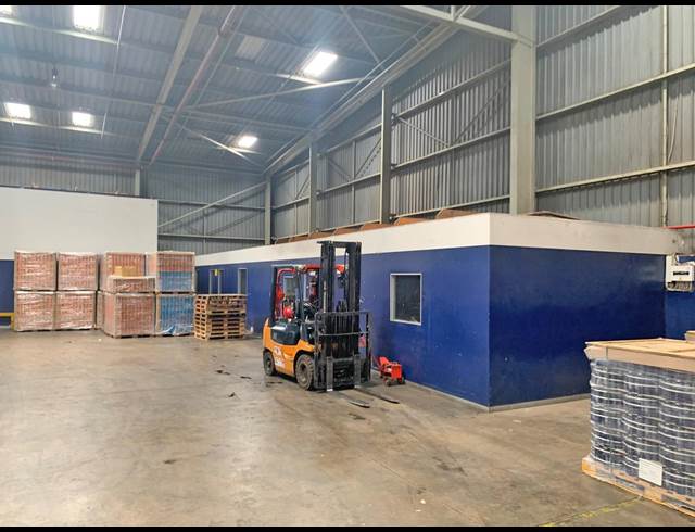 11,500M² WAREHOUSE TO LET IN HALFWAY HOUSE