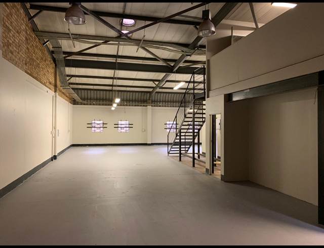 325M² WAREHOUSE TO LET IN LASER PARK