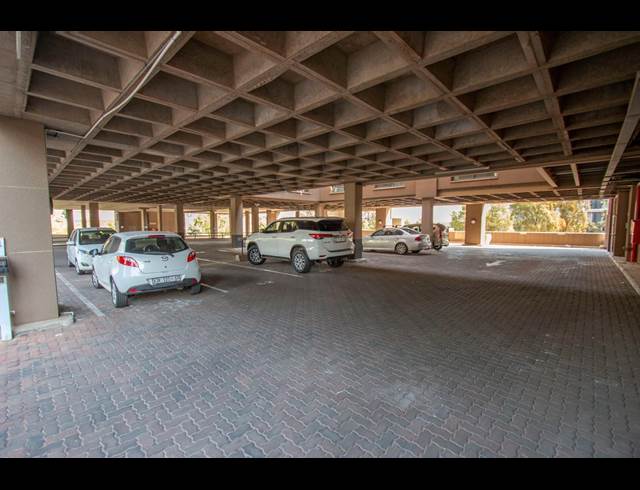 1,191M² OFFICE TO LET IN PARKTOWN