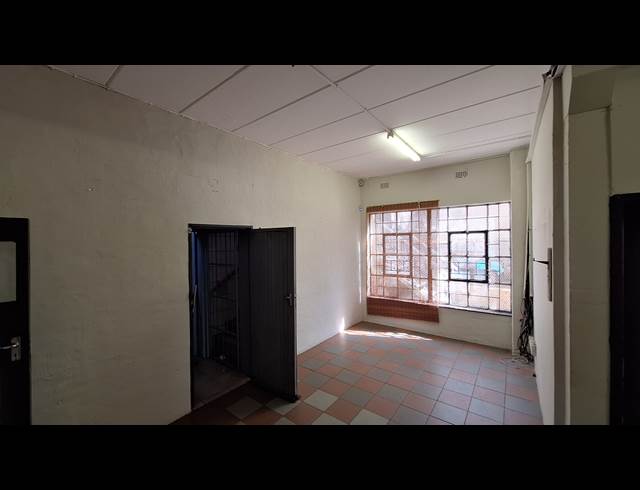600M² FACTORY TO LET IN INDUSTRIA NORTH