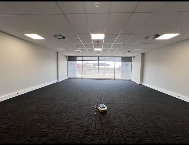 113M² OFFICE TO LET IN FORESHORE