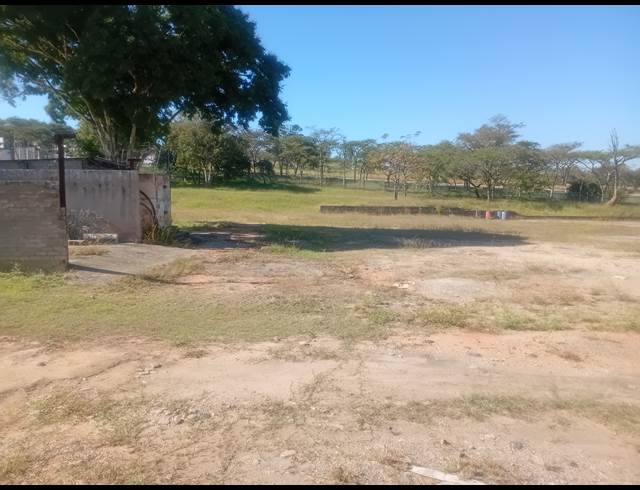 2,500M² INDUSTRIAL YARD TO LET IN ROCKY DRIFT