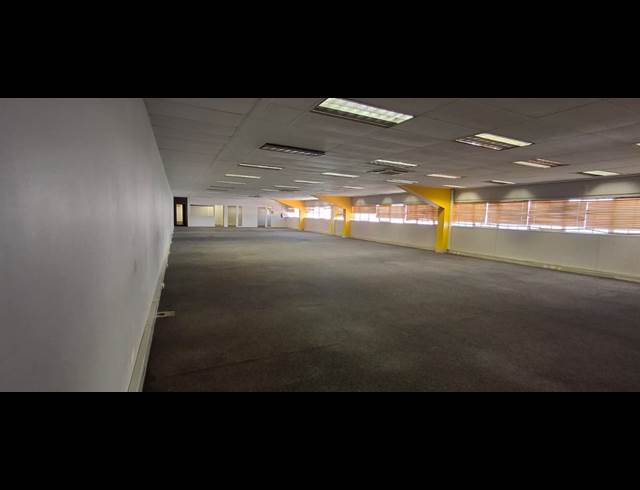 489M² BUILDING TO LET IN BOKSBURG EAST