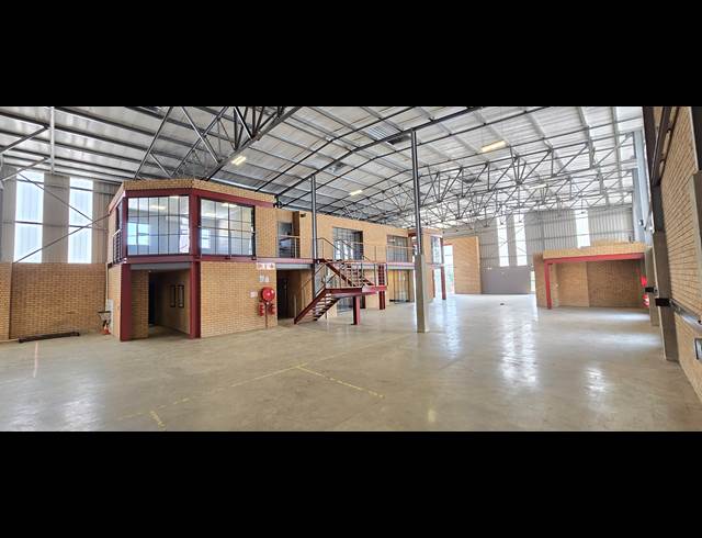 961M² WAREHOUSE TO LET IN LASER PARK