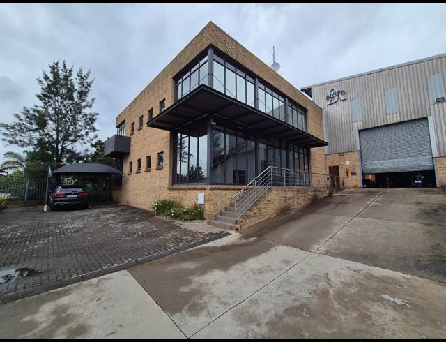 1,700M² WAREHOUSE TO LET IN LINBRO PARK