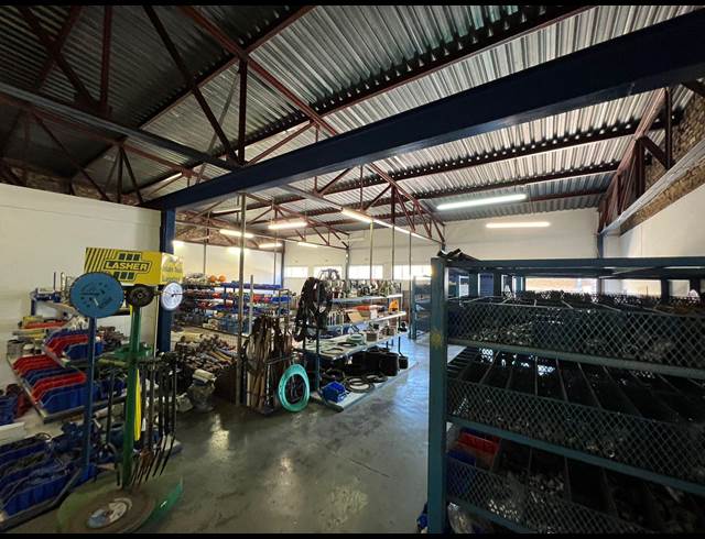 1,160M² WAREHOUSE TO LET IN PRIMROSE