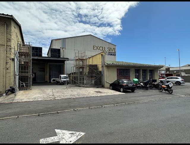 747M² WAREHOUSE TO LET IN PAARDEN EILAND