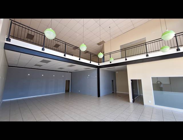 420M² SHOWROOM TO LET IN NORTH RIDING