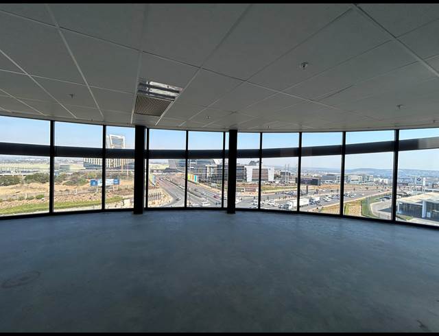 580M² WAREHOUSE TO LET IN VORNA VALLEY