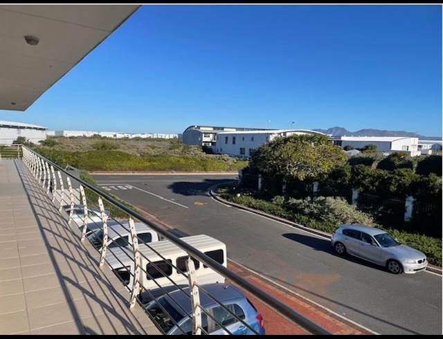 75M² OFFICE RENTED IN CAPRICORN