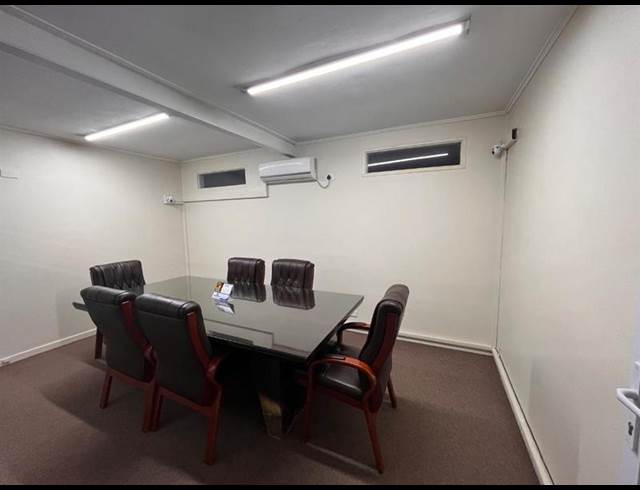 BUSINESS PROPERTY TO RENT IN ESSENWOOD