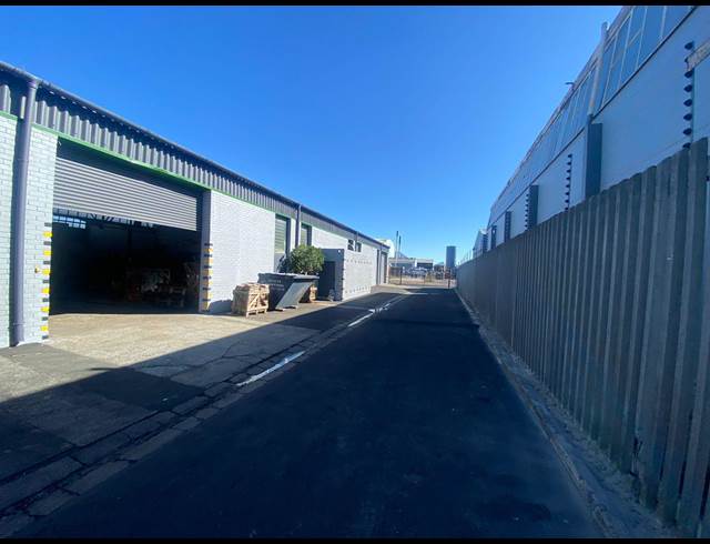1,200M² WAREHOUSE TO LET IN EPPING INDUSTRIAL