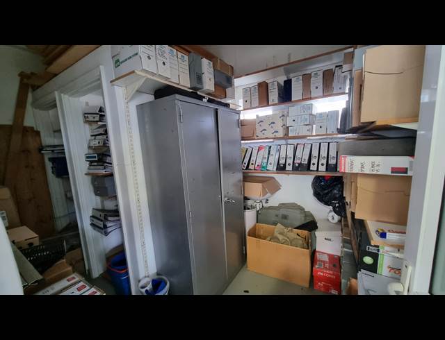 250M² BUSINESS TO LET IN WOODSTOCK