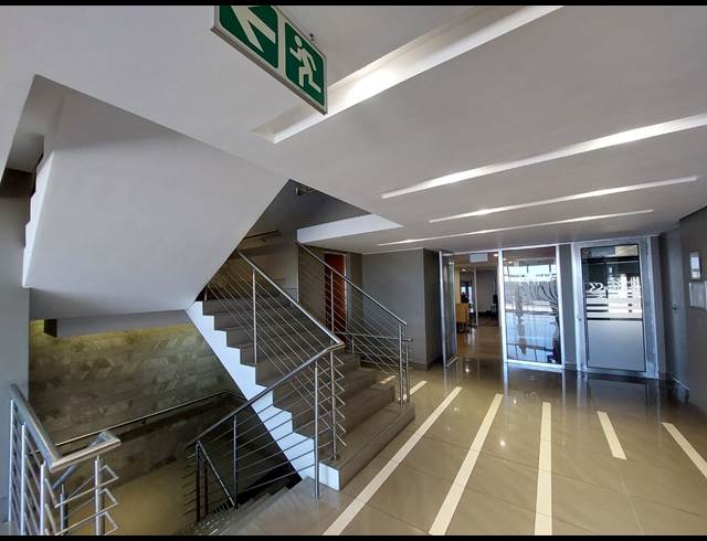 292M² OFFICE TO LET IN VORNA VALLEY