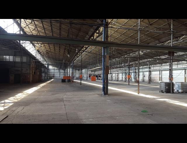 25,300M² WAREHOUSE TO LET IN ELANDSFONTEIN