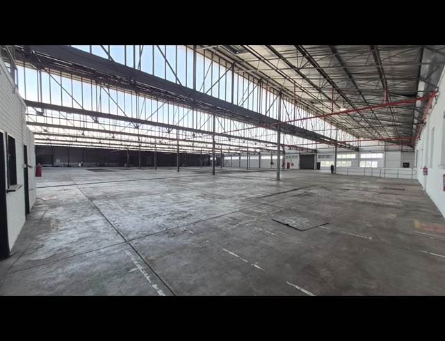 4,280M² WAREHOUSE TO LET IN BOKSBURG EAST