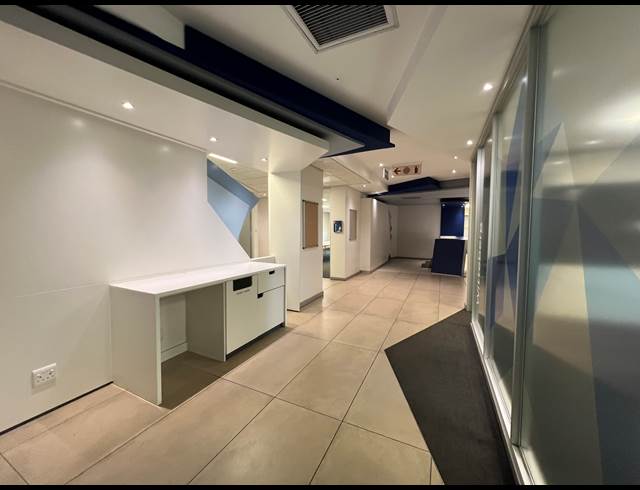 196.60M² OFFICE TO LET IN HIGHVELD