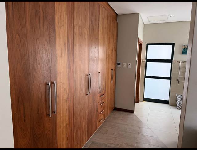 3 BEDROOM HOUSE TO LET IN PARKHURST