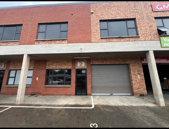 281M² WAREHOUSE TO LET IN HENNOPSPARK INDUSTRIAL