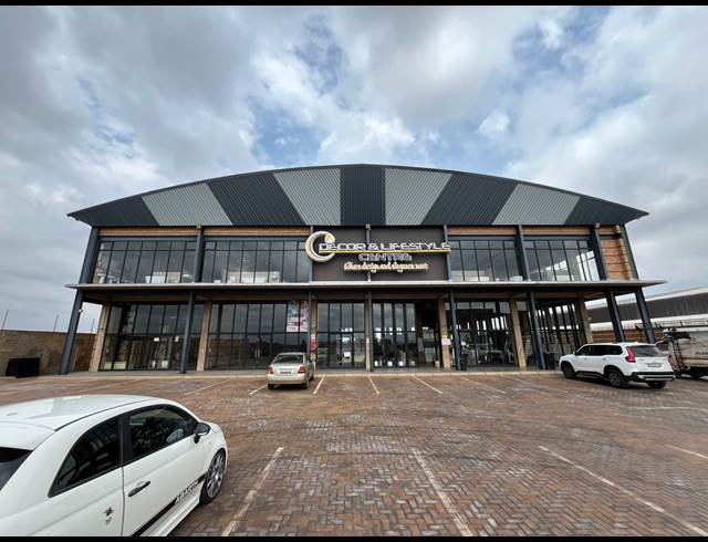 3,000M² SHOWROOM TO LET IN DALPARK