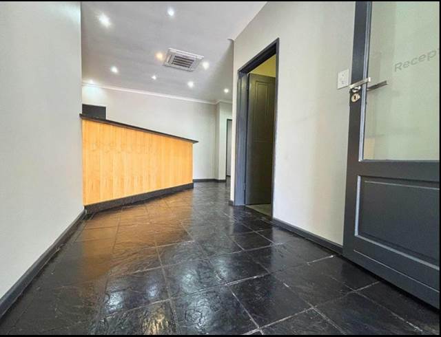 354M² OFFICE TO LET IN DURBANVILLE CENTRAL