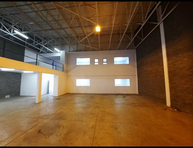 550M² WAREHOUSE TO LET IN STORMILL