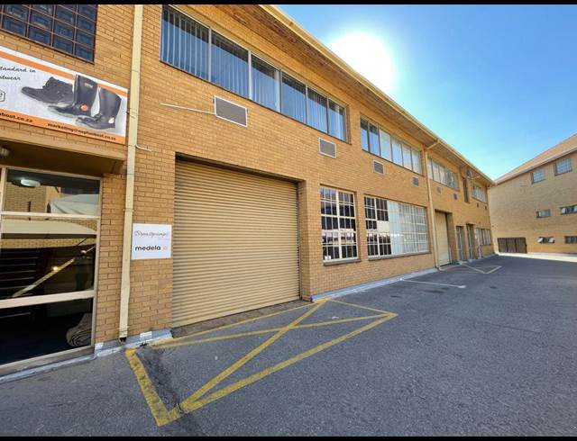 195M² WAREHOUSE TO LET IN STRIJDOMPARK