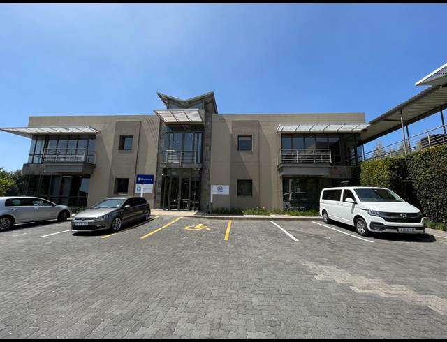 96M² OFFICE TO LET IN BRYANSTON