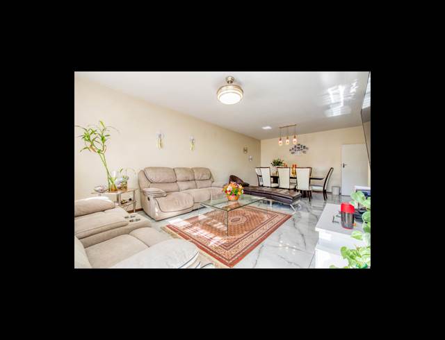 3 BEDROOM APARTMENT TO LET IN SANDTON CENTRAL