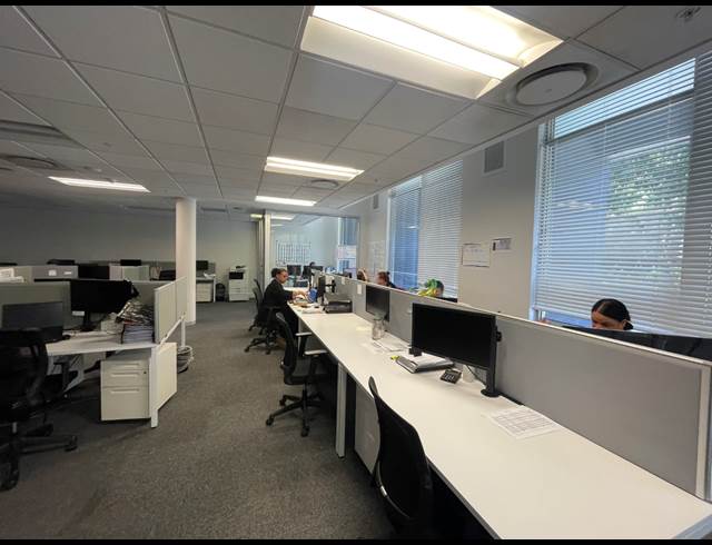 260M² OFFICE TO LET IN WATERFRONT