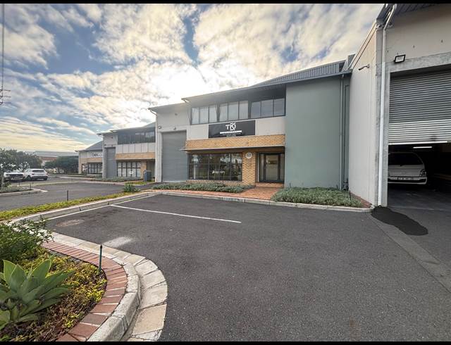 400M² WAREHOUSE TO LET IN AIRPORT INDUSTRIA