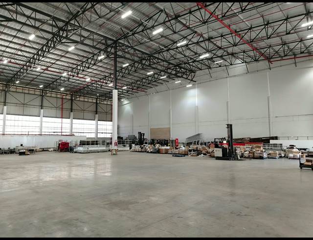 3,694M² WAREHOUSE TO LET IN CORNUBIA