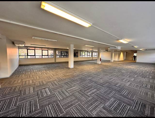 911M² OFFICE TO LET IN GREENSIDE