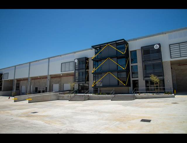 3,268M² WAREHOUSE TO LET IN BELLVILLE SOUTH