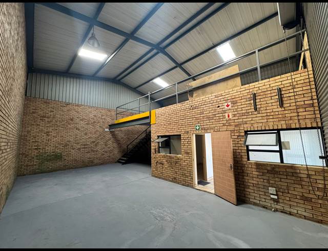 218M² WAREHOUSE TO LET IN CROWN