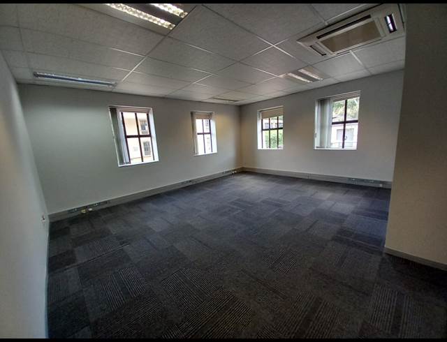 626M² OFFICE TO LET IN BRYANSTON