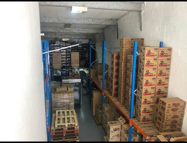 239M² MINI FACTORY TO LET IN RED HILL