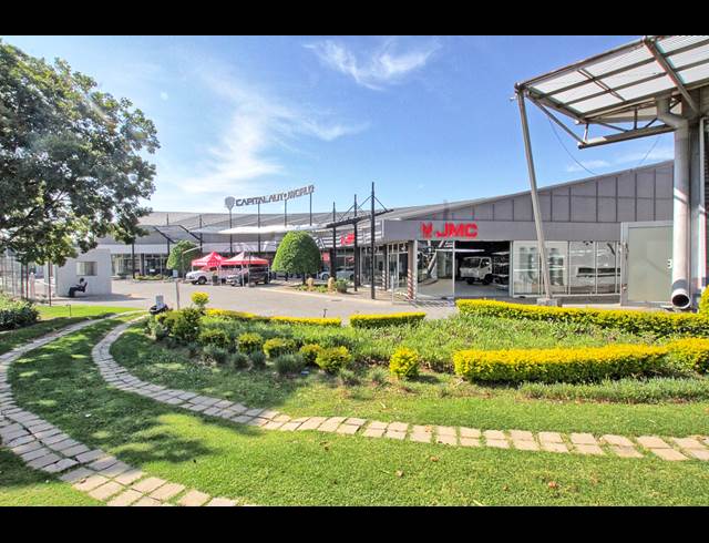 5,600M² WAREHOUSE TO LET IN HALFWAY HOUSE